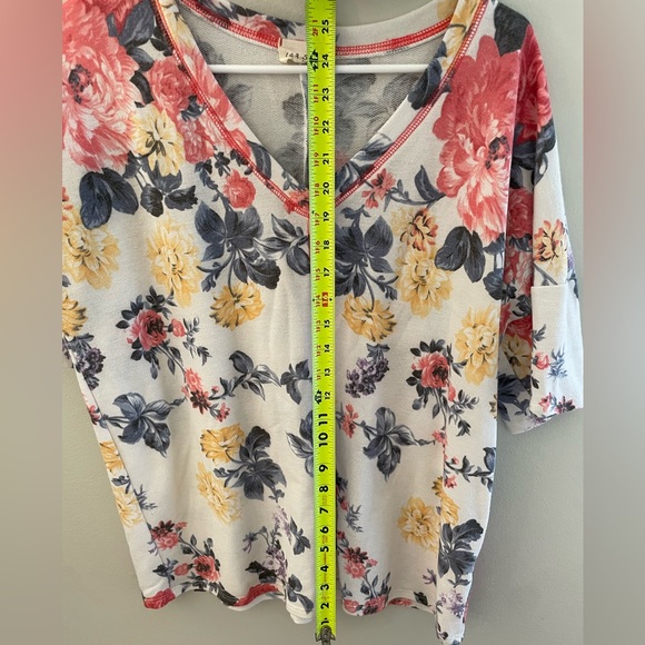 Floral oversize off the shoulder blouse - Picture 9 of 9